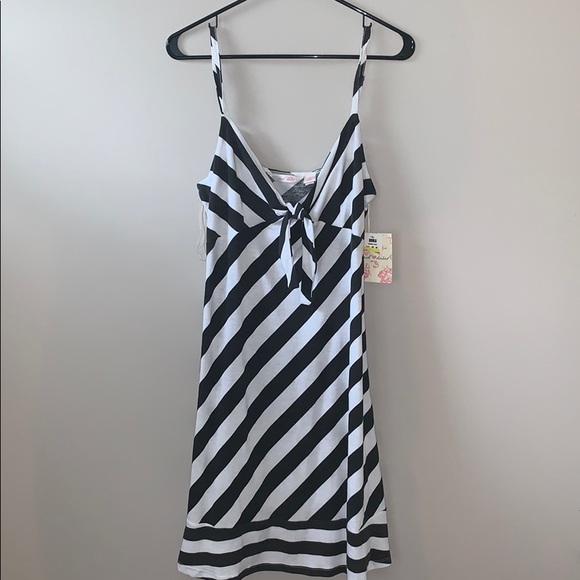 Summer dress - Picture 1 of 4